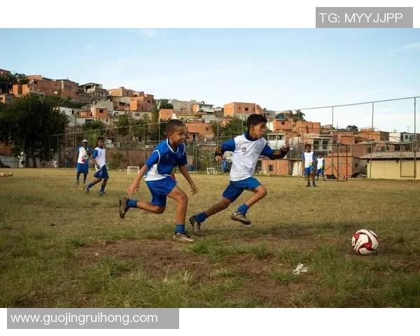 克鲁塞罗与弗拉门弋激战正酣谁能在这场巴西足球盛宴中胜出