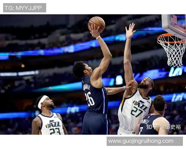 热火与爵士激战正酣NBA直播精彩瞬间回顾与分析 热火与爵士激战正酣NBA直播精彩瞬间回顾与分析